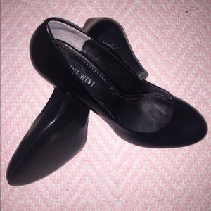 ✨SALE✨ Nine West Black Leather Heels